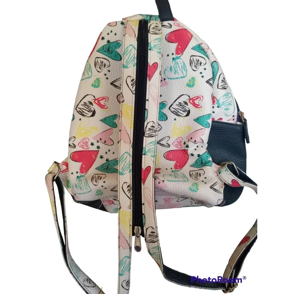 Stone Mountain heart printed backpack